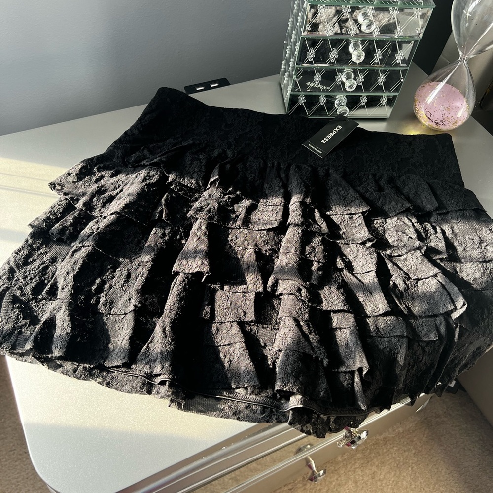 NEW w/Tags EXPRESS Black Lace Ruffle Skirt - Size L